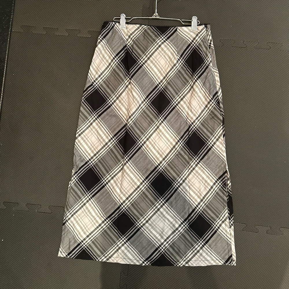 Forever 21 Black and White Checkered Pencil Skirt with Side Zipper